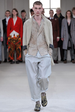 Alexander McQueen / - 2011